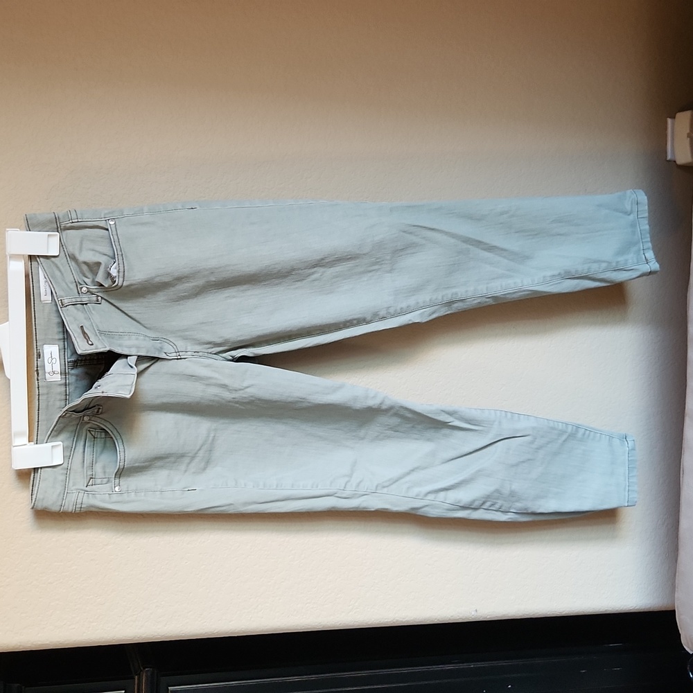 Light green size 8 skinny cropped